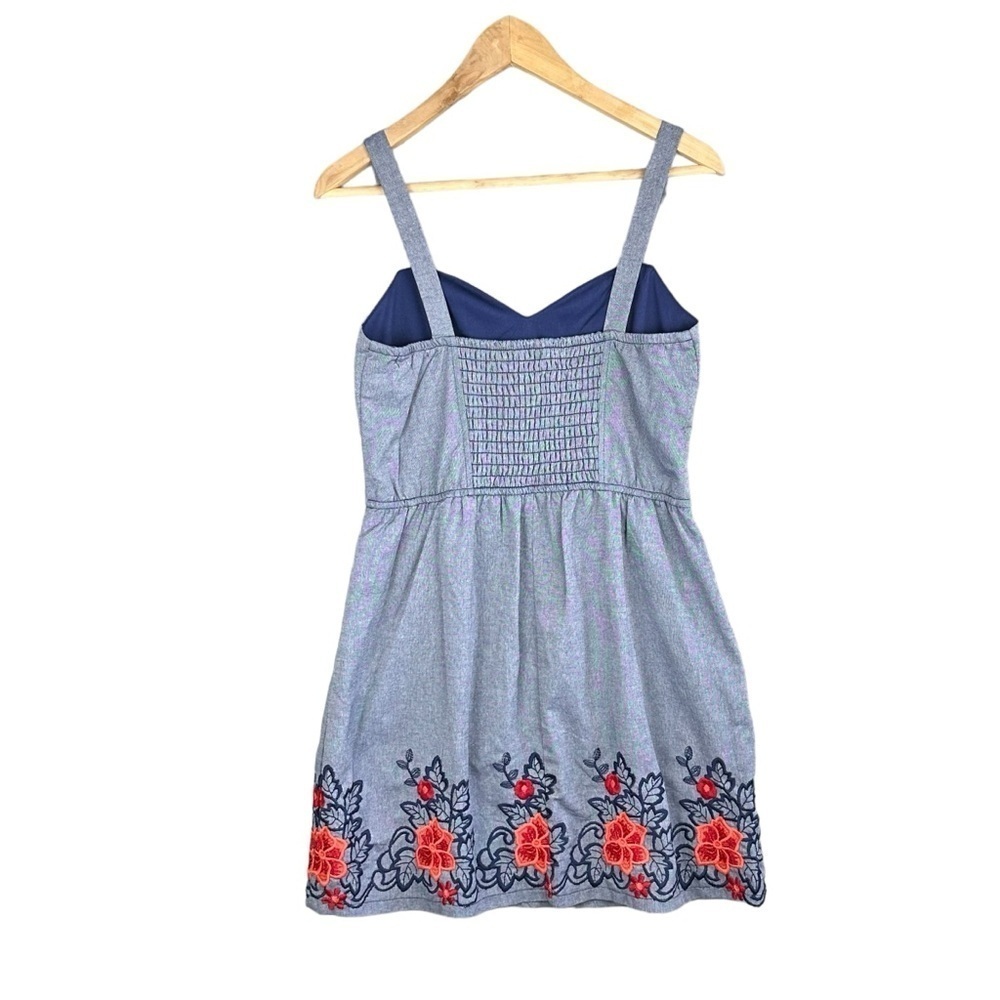 Francesca's Collections Denim Chambray Embroidered Floral size small - Picture 2 of 11
